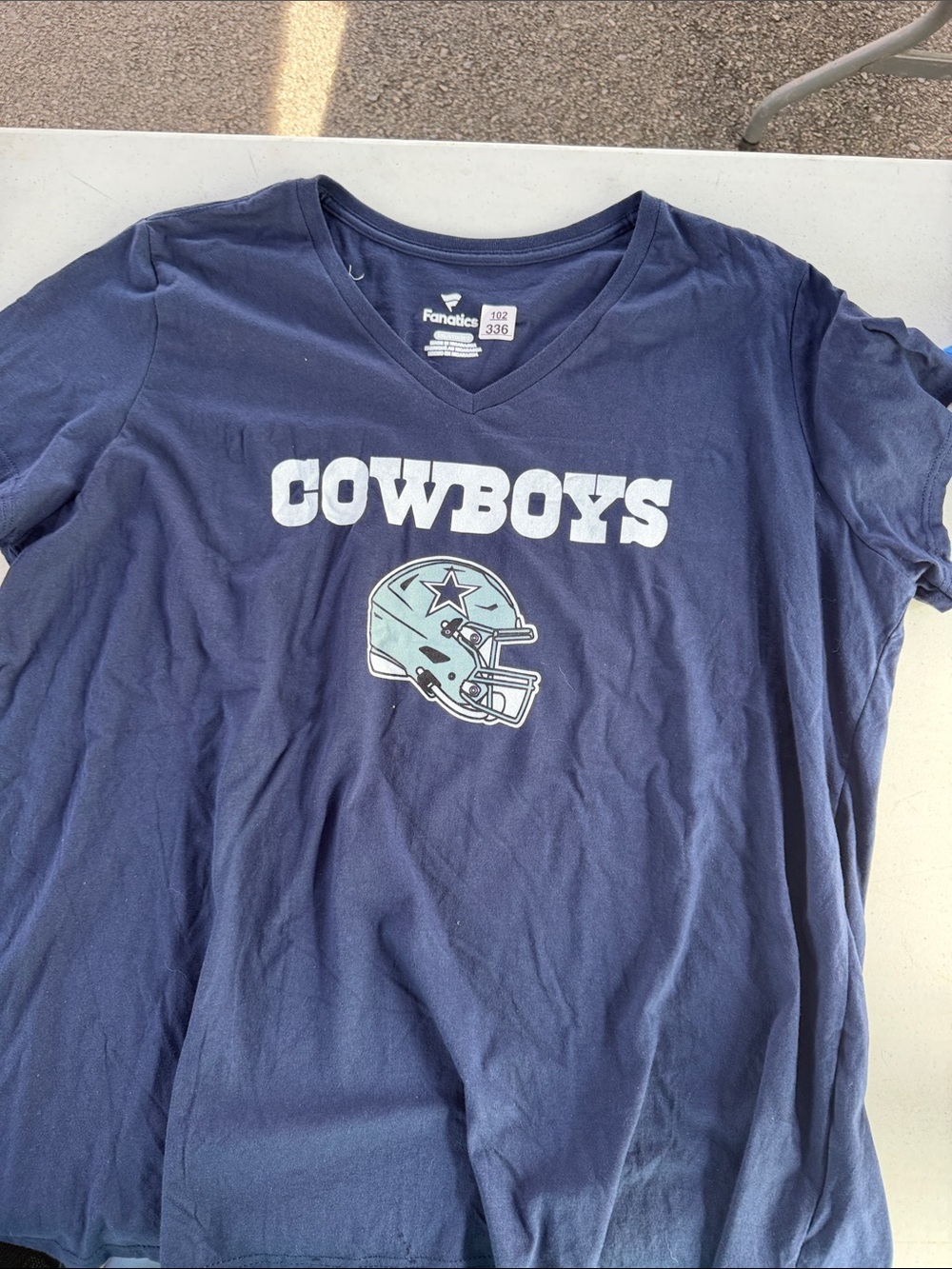 Fanatics Navy V-Neck Cowboys Graphic Tee